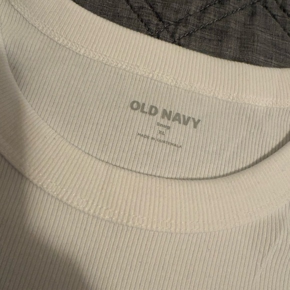 Old Navy white Ribbed T-Shirt - XL - Picture 3 of 4